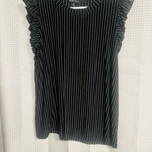 ☘️☘️Max Studio Black and White Pinstripe Blouse